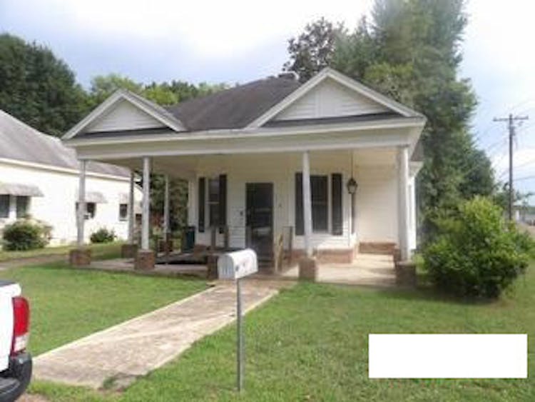 155 W Cypress St Charleston, MS 38921, Tallahatchie County