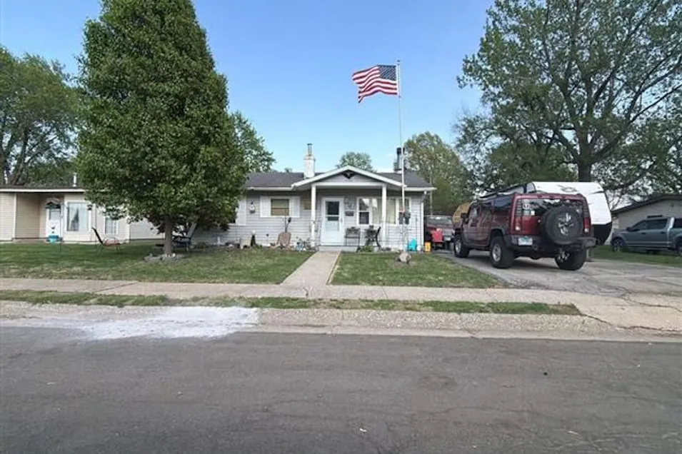 2732 Birch Granite City, IL 62040, Madison County