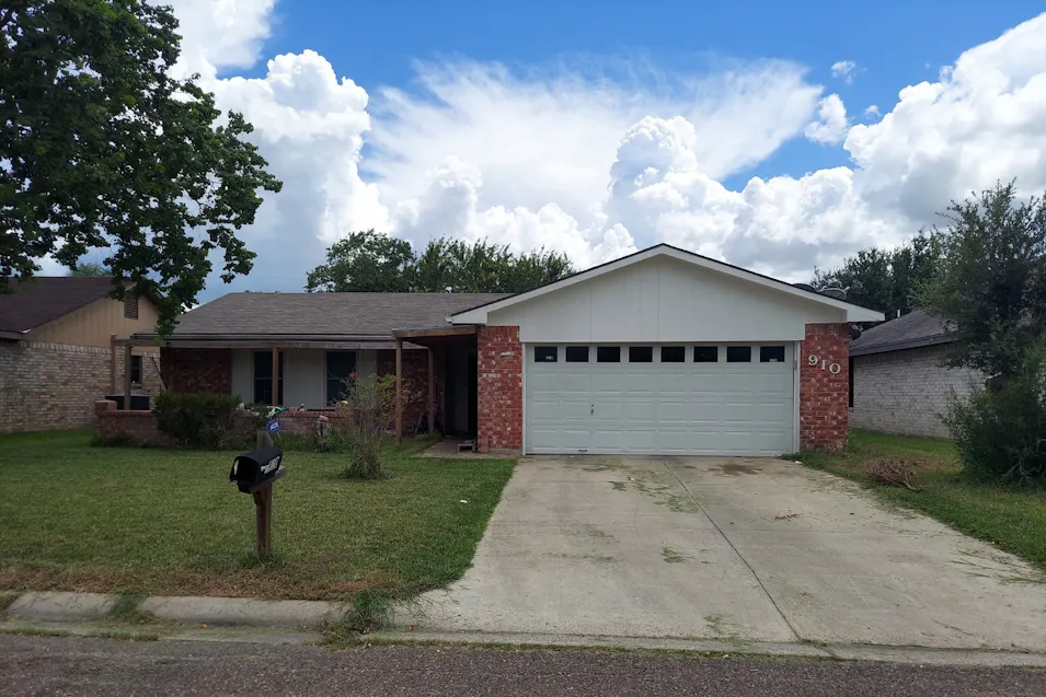 910 Falcon Dr Harlingen, TX 78550, Cameron County