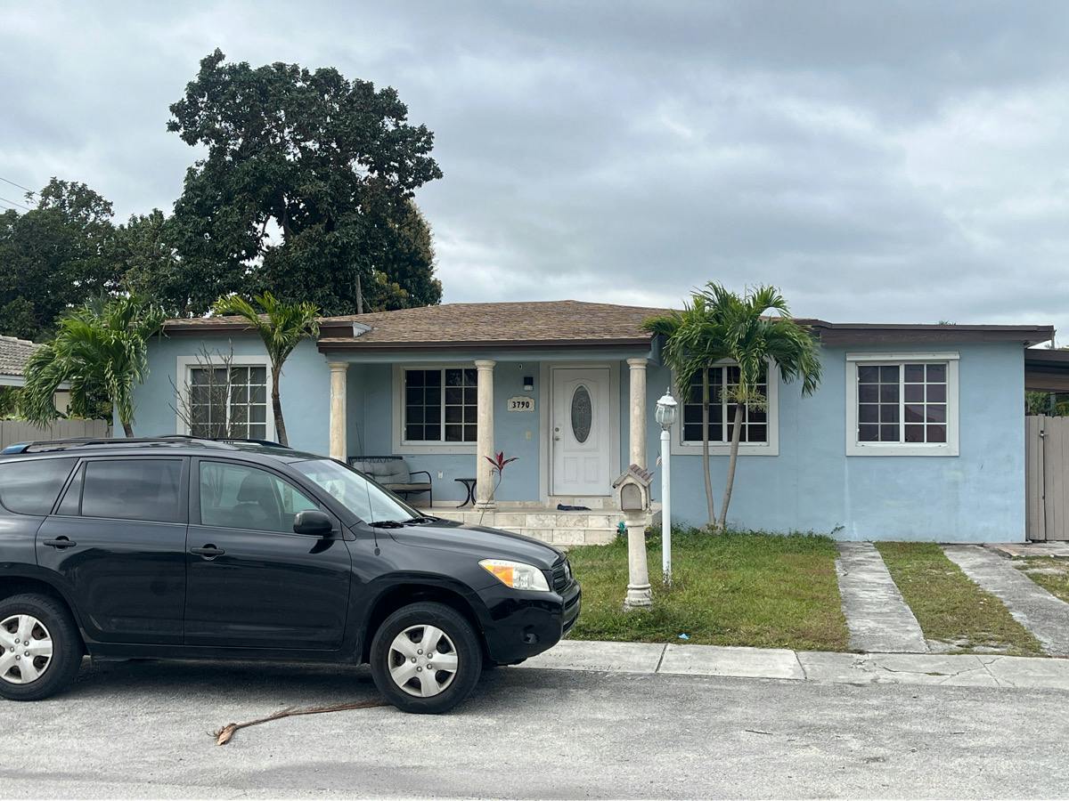 6th Ln, Hialeah, FL 33012 #1