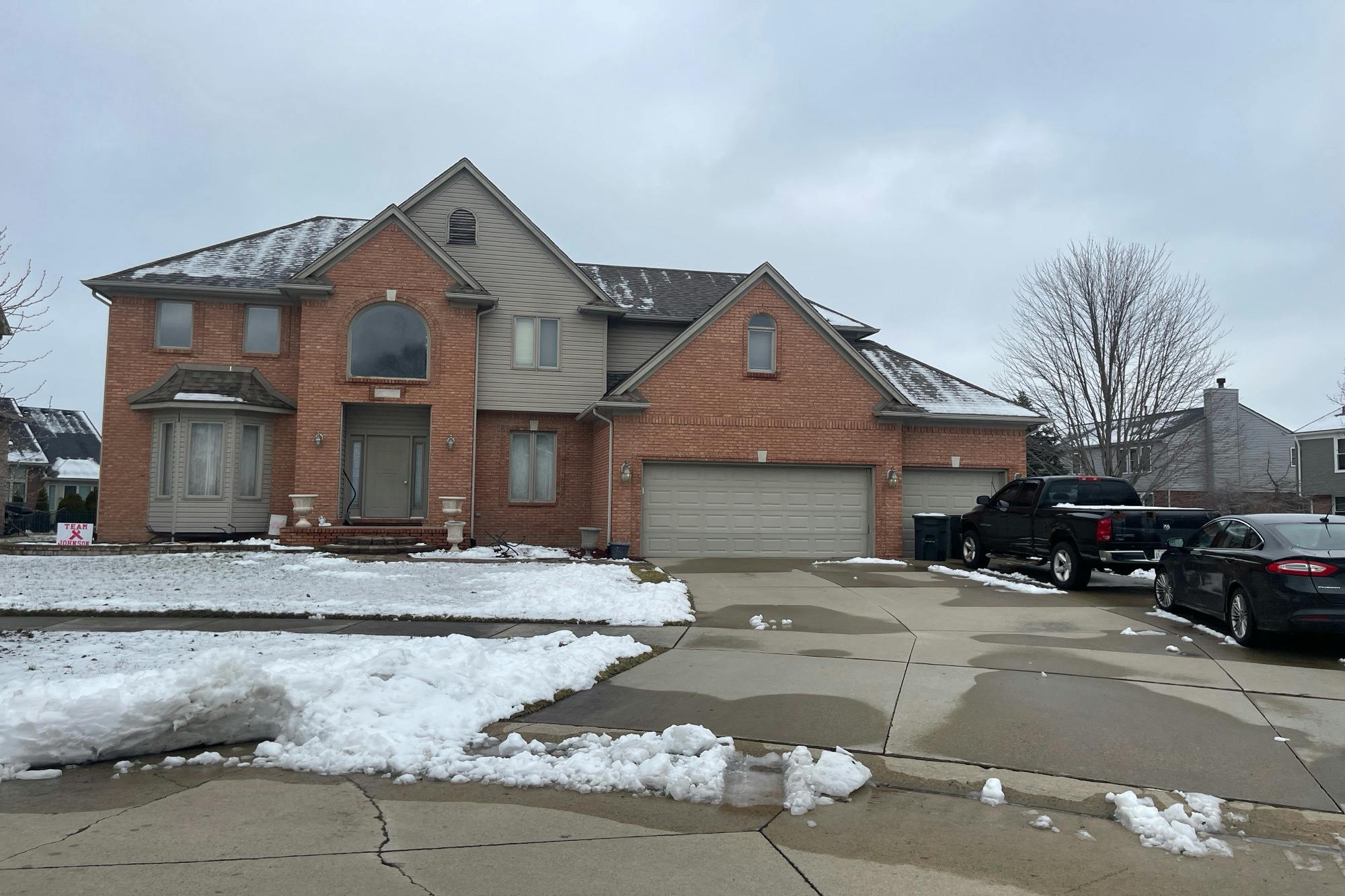 Granite Dr, Macomb, MI 48044