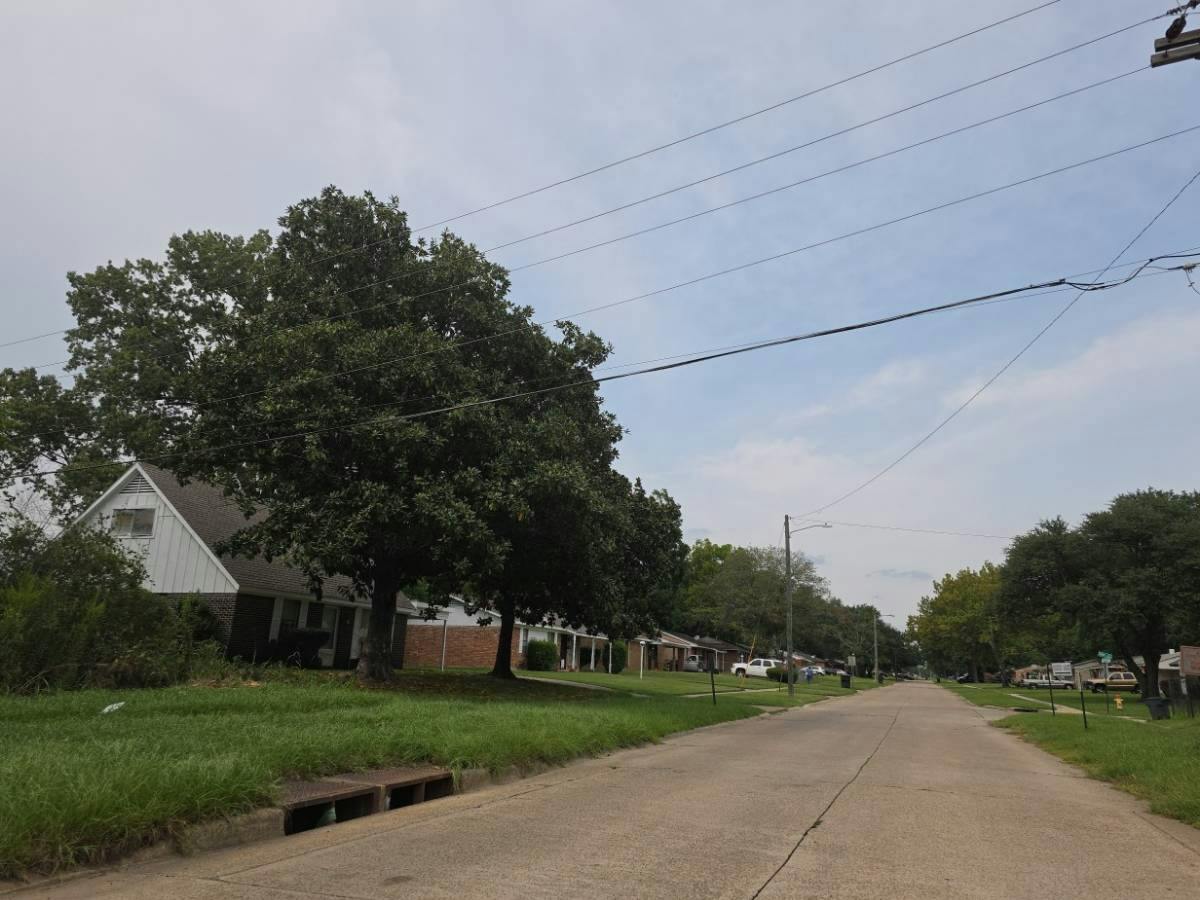 Westwood Park Dr, Shreveport, LA 71109