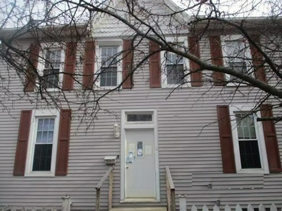 402 S 7th St Pekin, IL 61554, Tazewell County