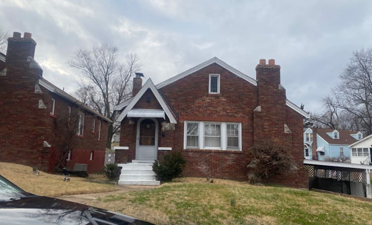 2831 Colonial Ave Saint Louis, MO 63121, St. Louis County