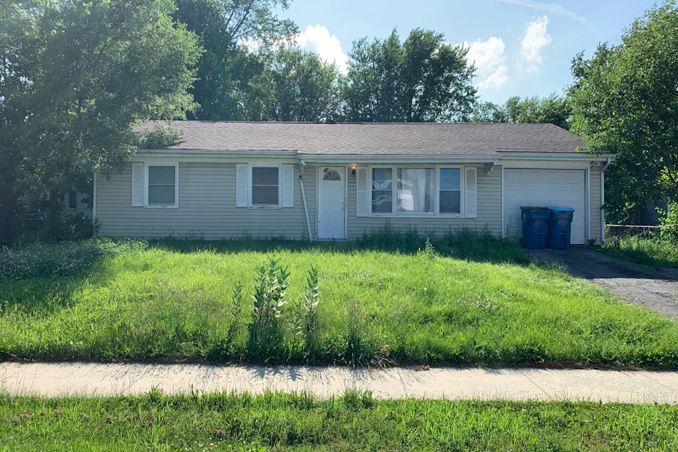 742 Governor Rd Valparaiso, IN 46385, Porter County
