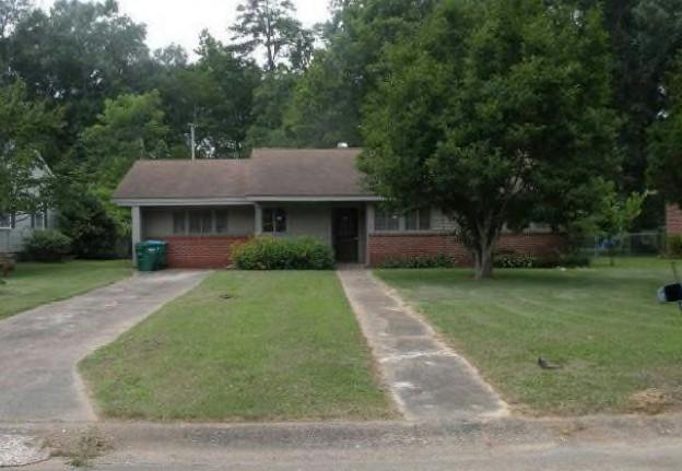 Meadow Ln, Sylacauga, AL 35150