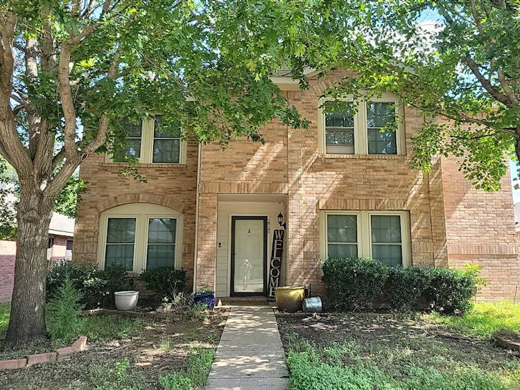 2549 Pilgrim Rest Dr Dallas, TX 75237, Dallas County