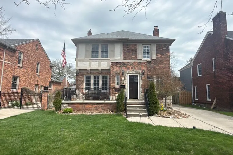 282 Fisher Rd Grosse Pointe Farms, MI 48230, Wayne County