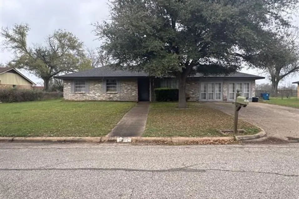 1417 Pin Oak Dr Bellville, TX 77418, Austin County
