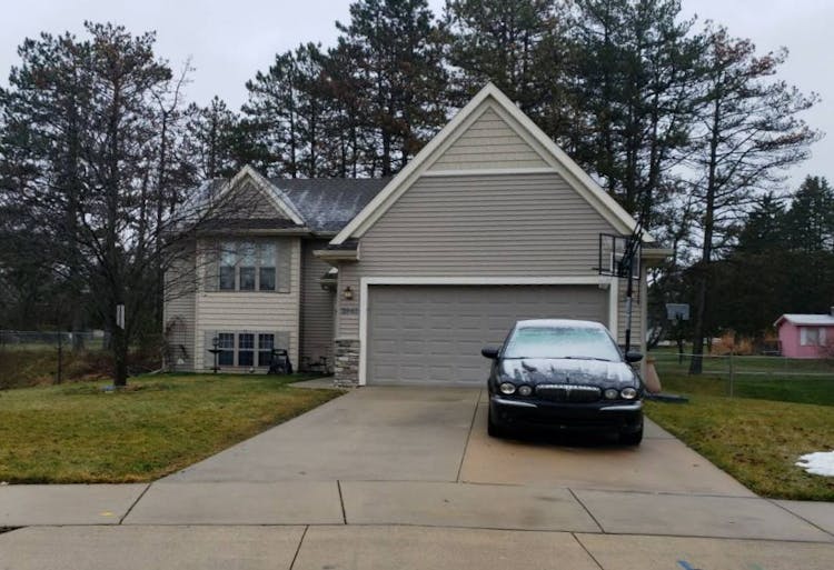 2840 Stonewood Ct NW Grand Rapids, MI 49504, Kent County