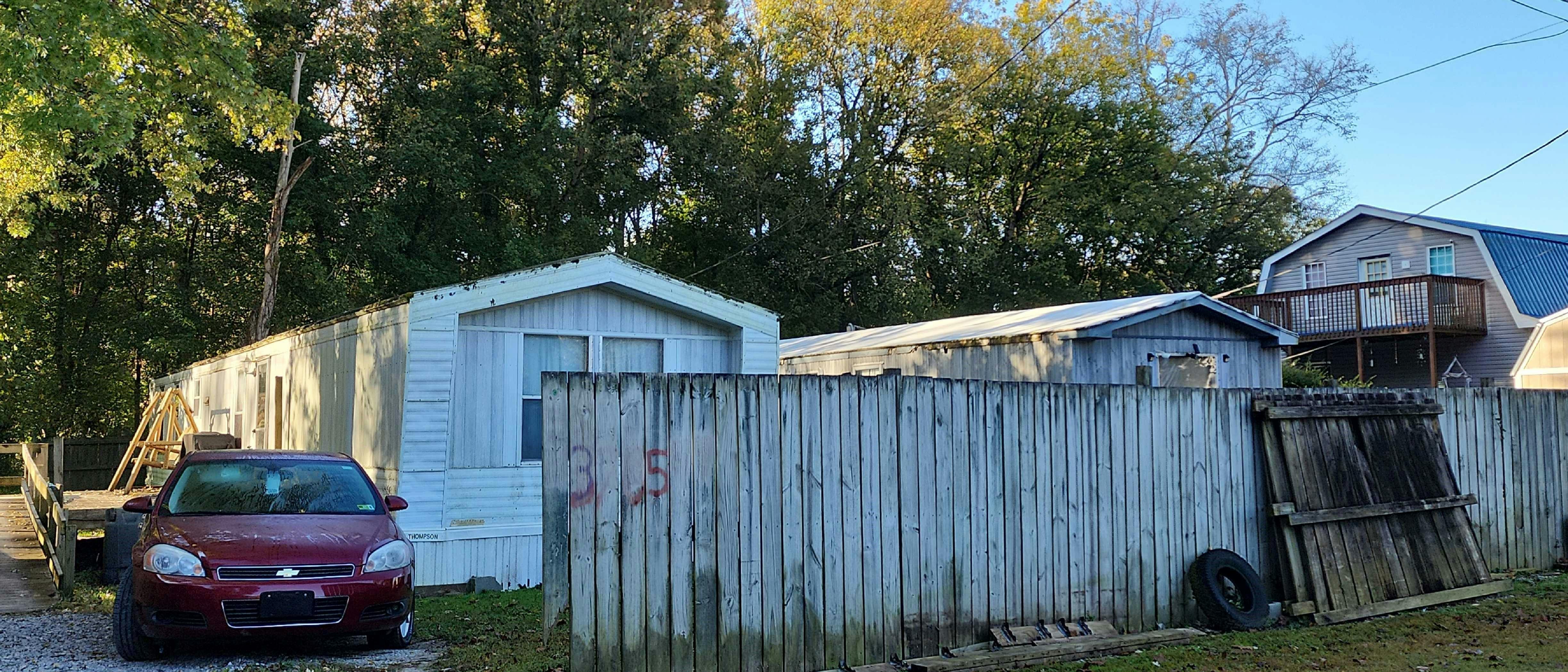 Lower Falls Rd, Saint Albans, WV 25177