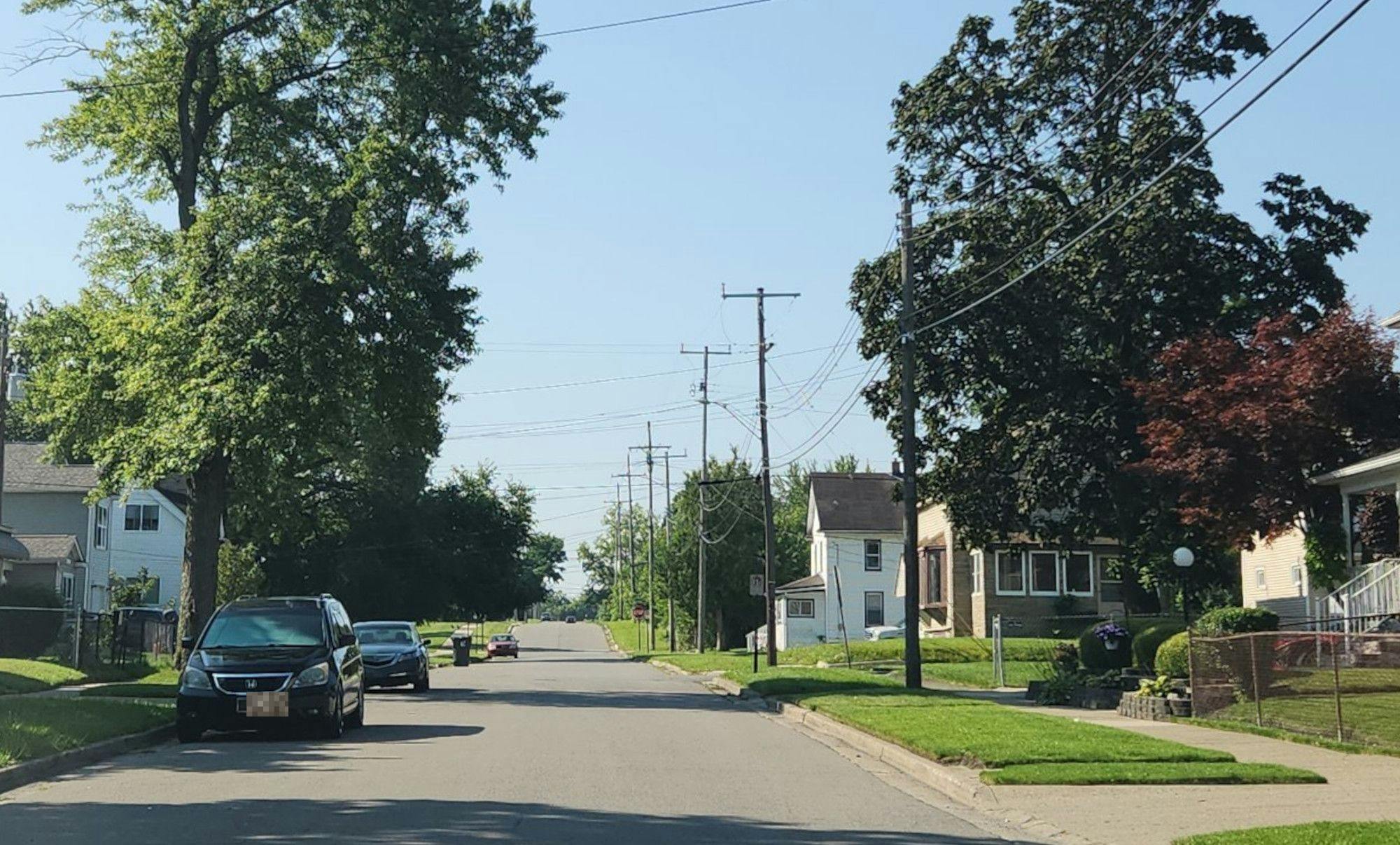 Wall St, Pontiac, MI 48342