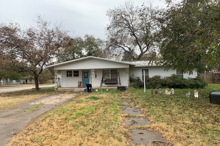 1423 Avenue B Graham, TX 76450, Young County