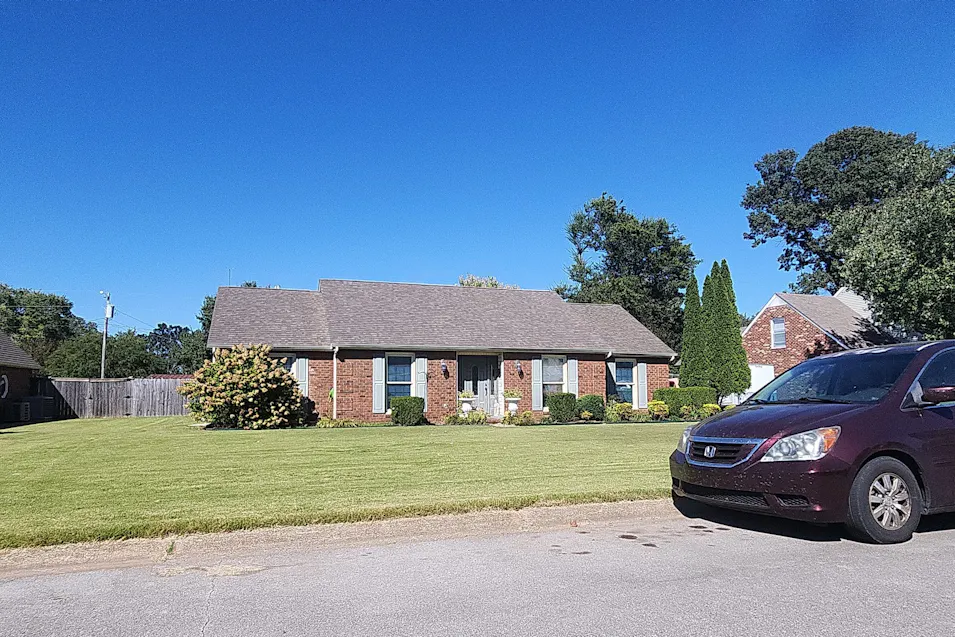 2107 Jennifer Ave Muscle Shoals, AL 35661, Colbert County