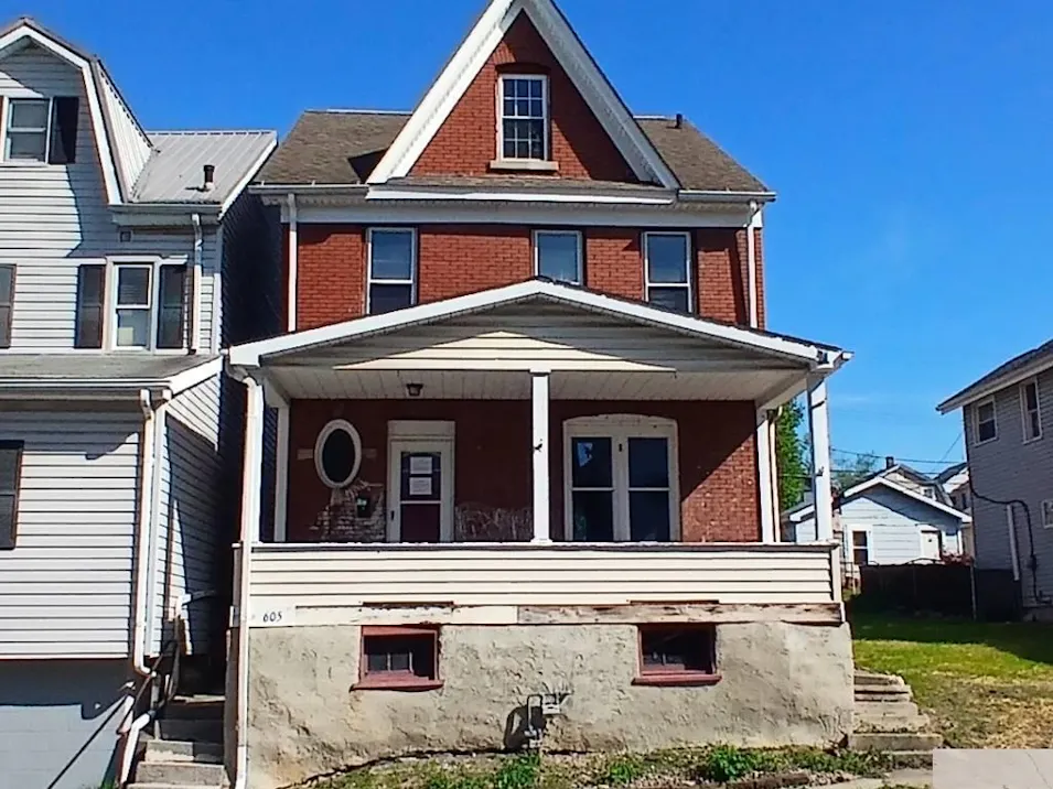 605 Bell Ave Altoona, PA 16602, Blair County