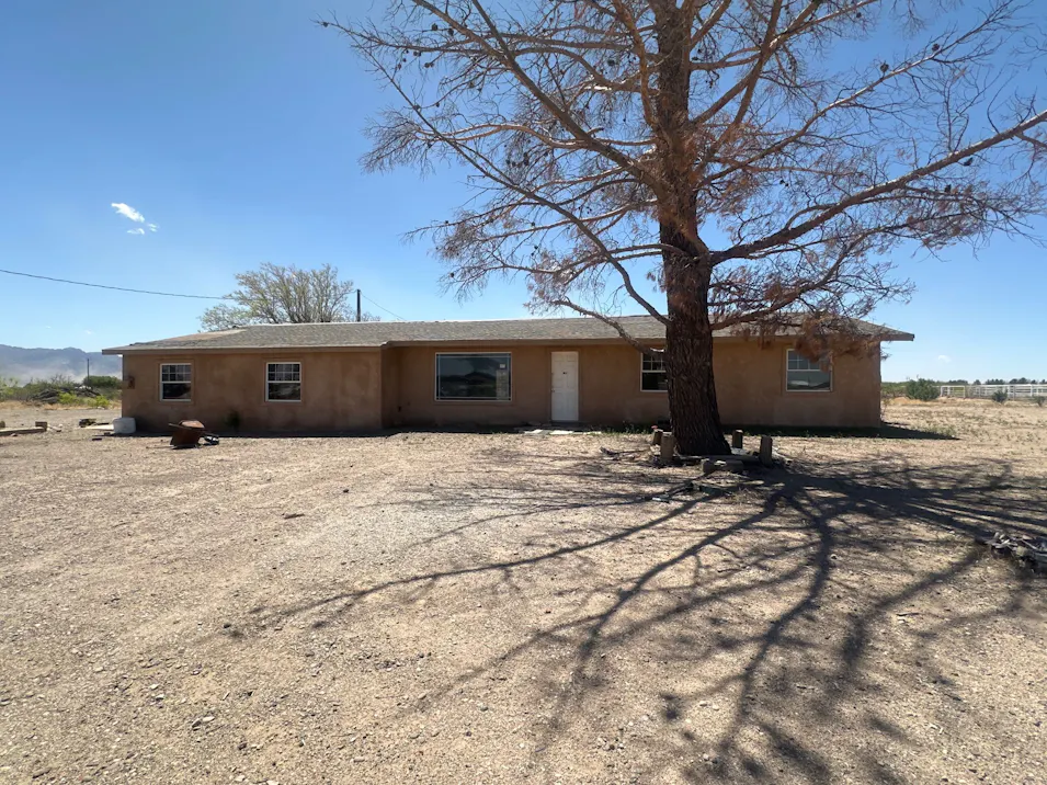 6560 Columbus Rd SW Deming, NM 88030, Luna County