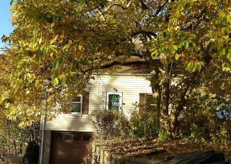 Buckingham Ave, Norwich, CT 06360