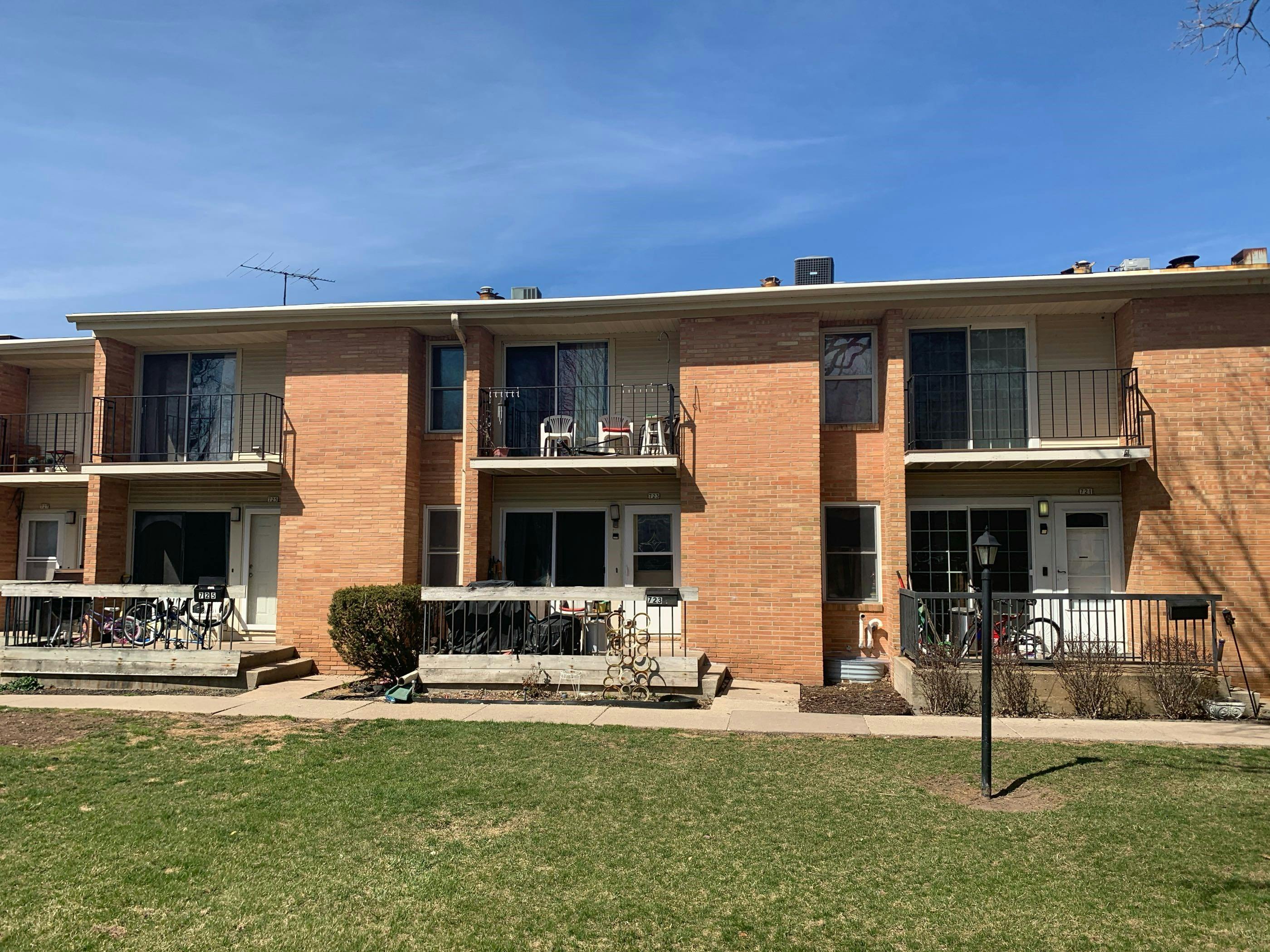 9th Ave, Oshkosh, WI 54902