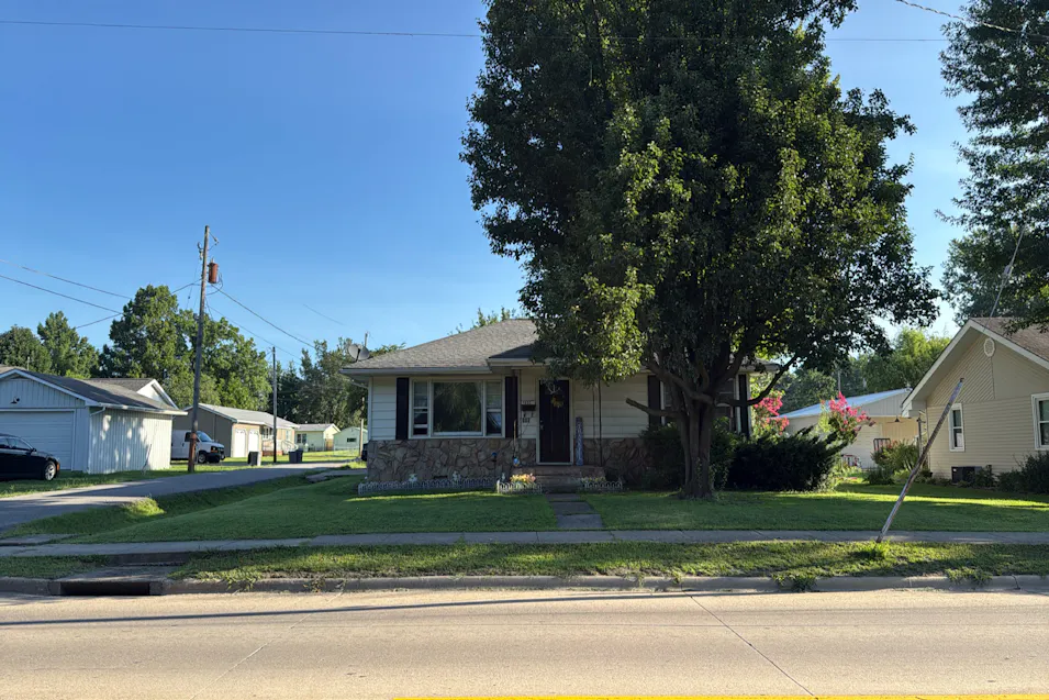1002 West Boulevard Street Marion, IL 62959, Williamson County