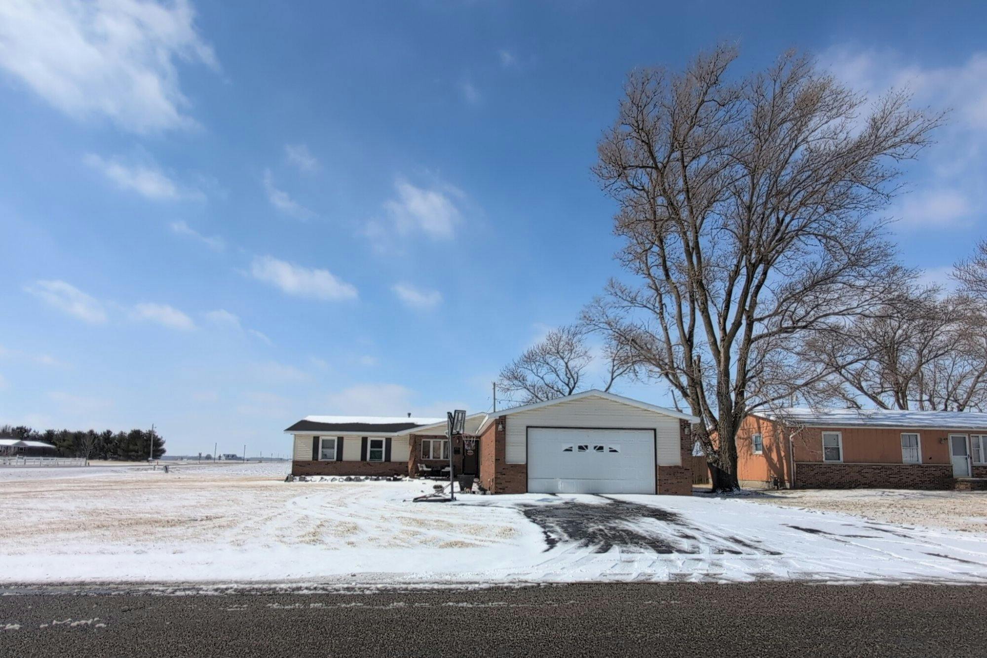 Seymour St, Oakwood, IL 61858