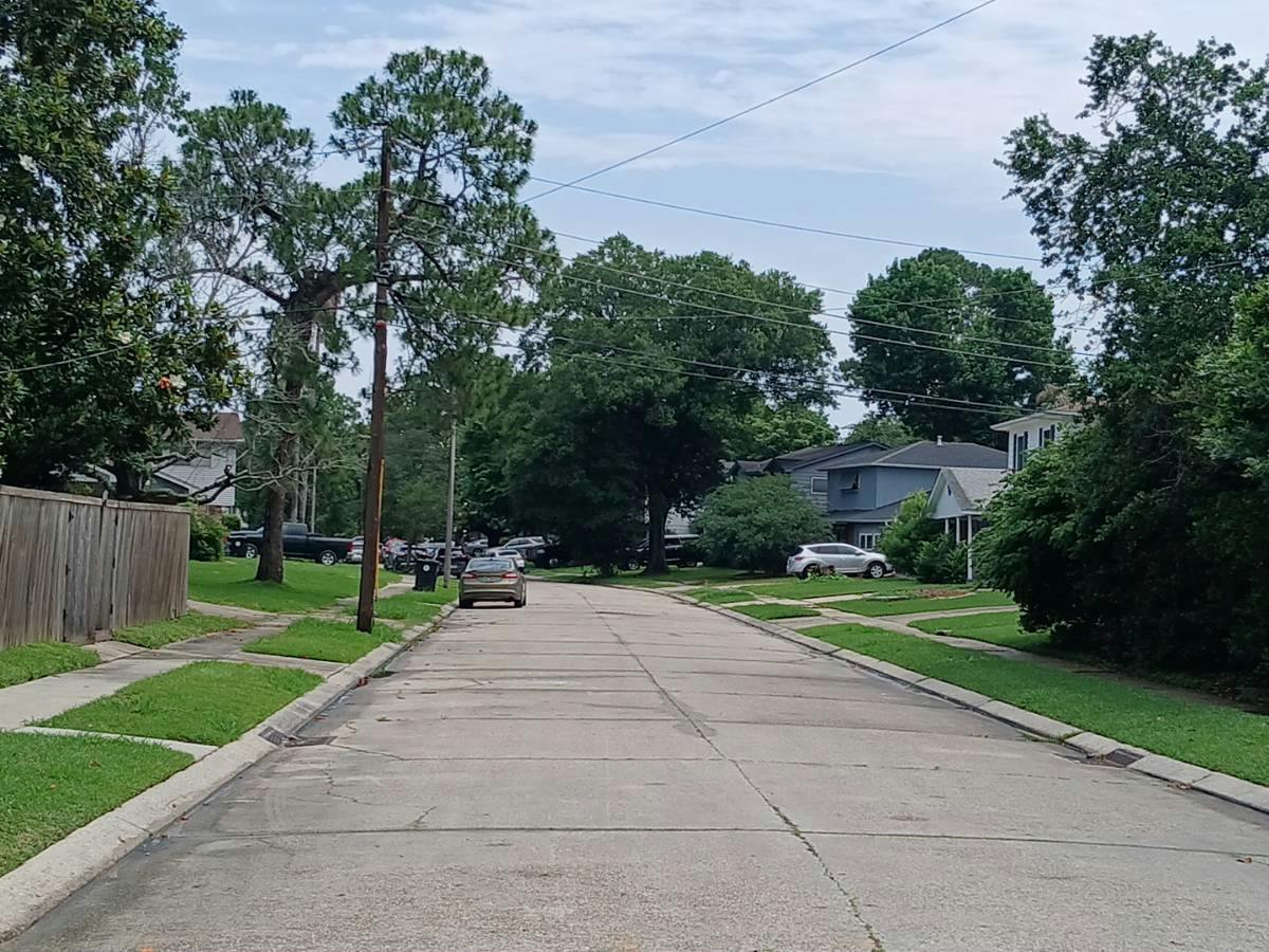 Mediamolle Dr, New Orleans, LA 70114