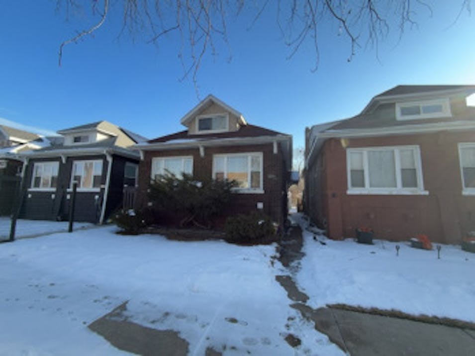 8737 S Essex Ave Chicago, IL 60617, Cook County