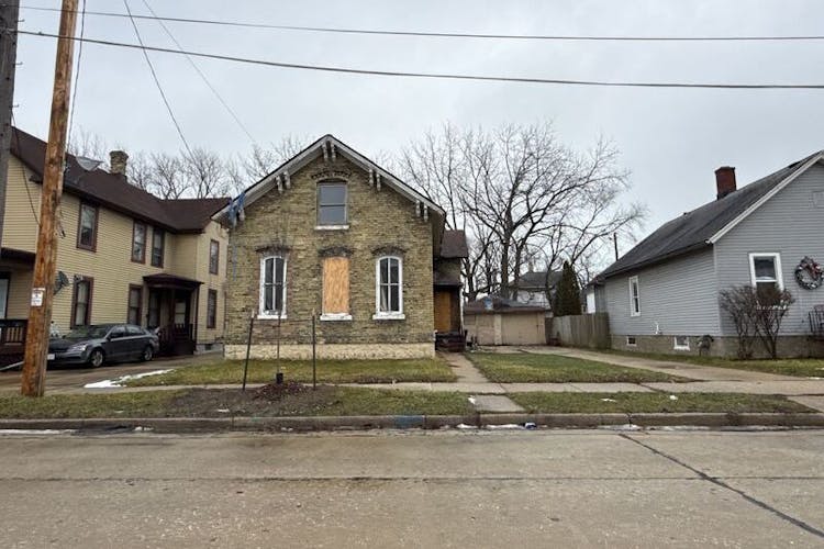 1217 Buchanan St Racine, WI 53402, Racine County