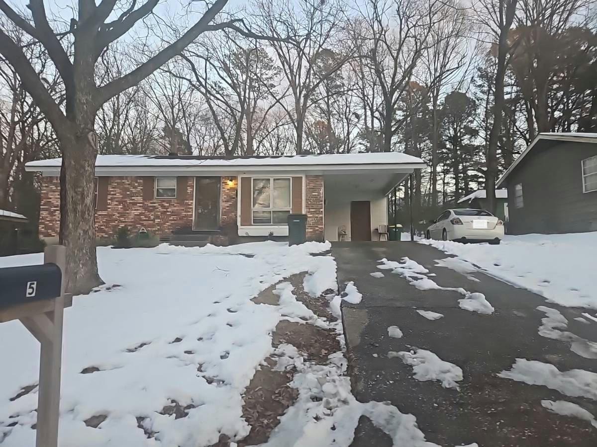 Clifton Dr, Little Rock, AR 72209