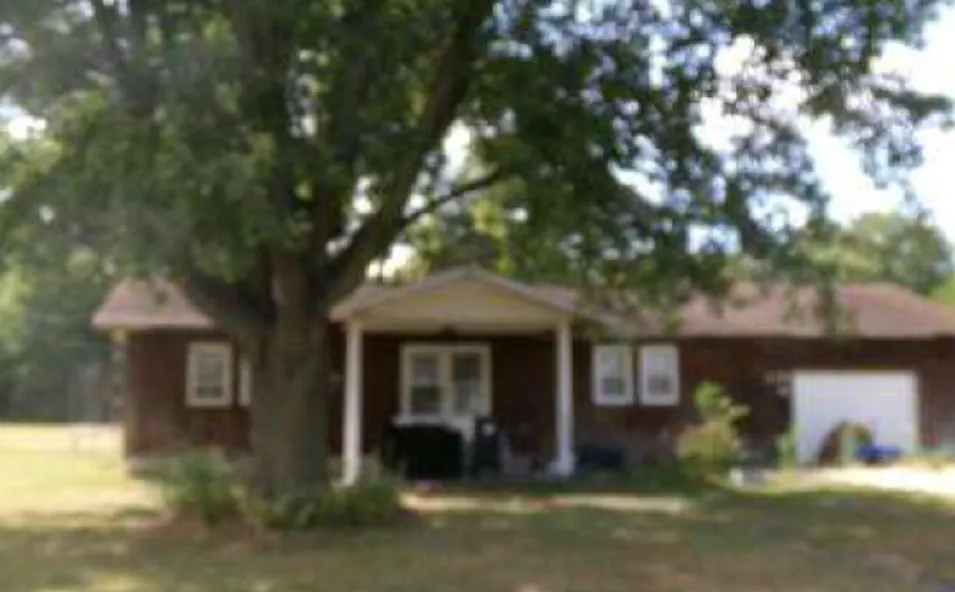 220 S Marion St Centralia, IL 62801, Marion County