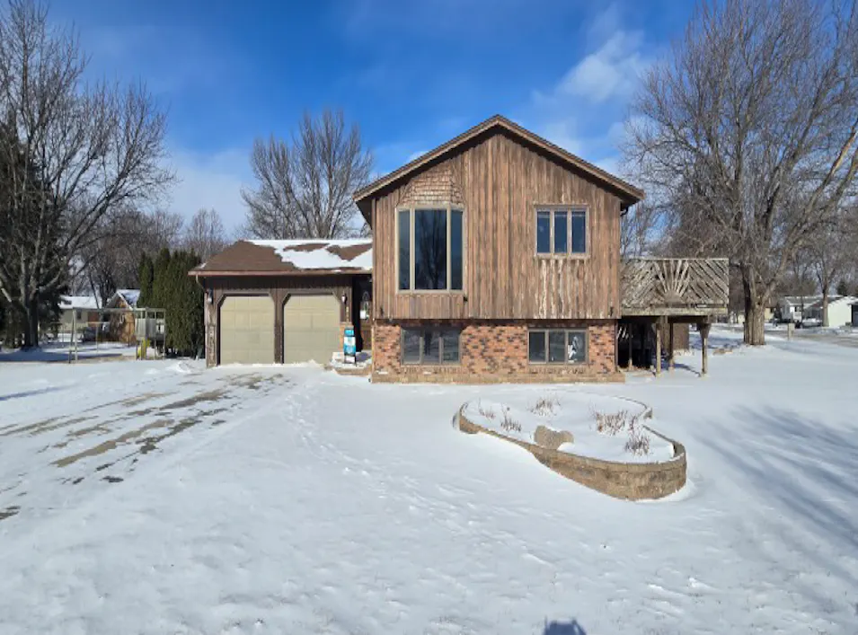503 Hawthorne Dr Marshall, MN 56258, Lyon County