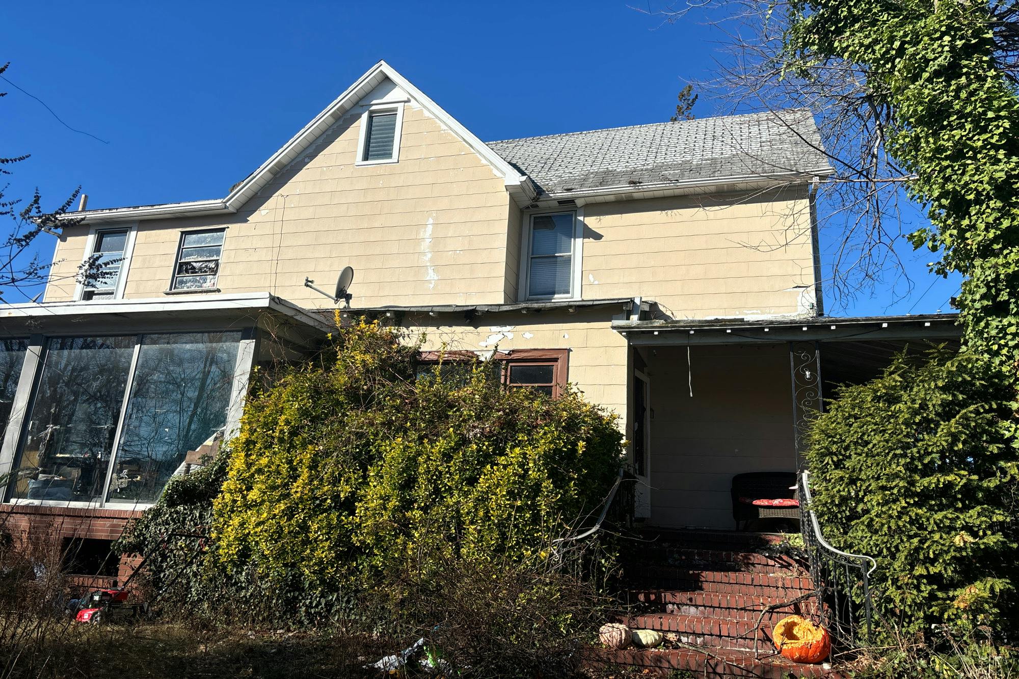 Clifton Ave, Darby, PA 19023