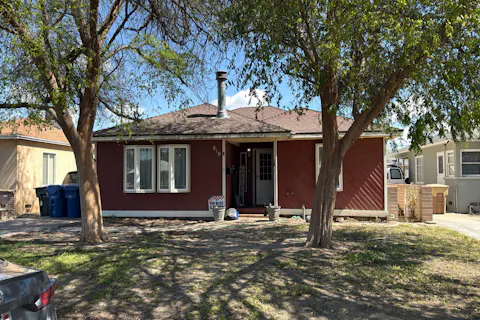 810 Caylor Street, Bakersfield, CA 93304, Kern County