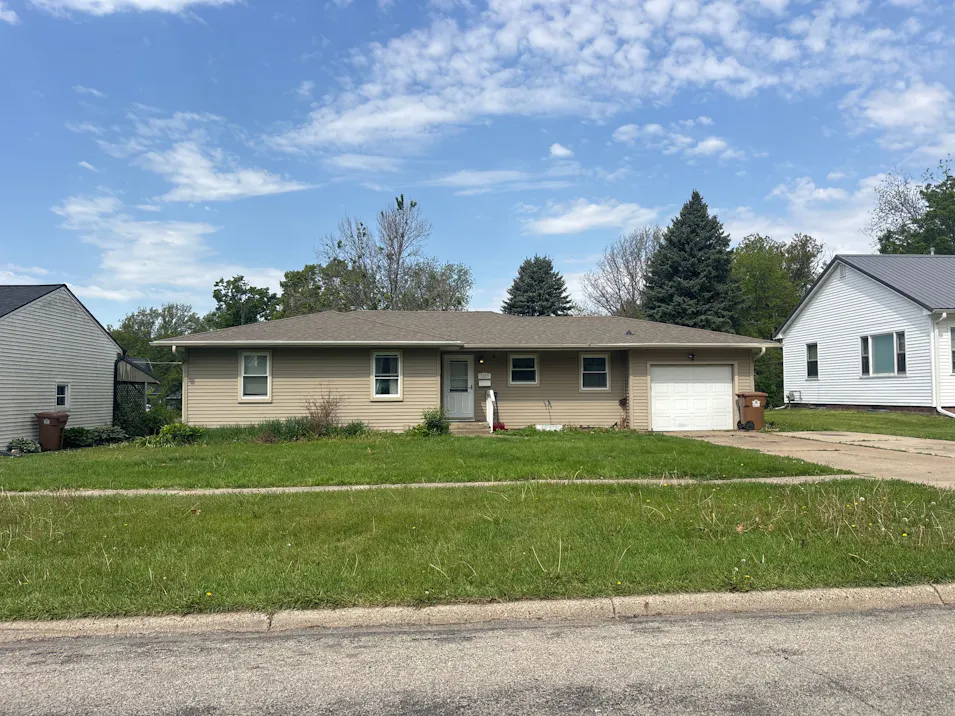 1317 Spring St Grinnell, IA 50112, Poweshiek County