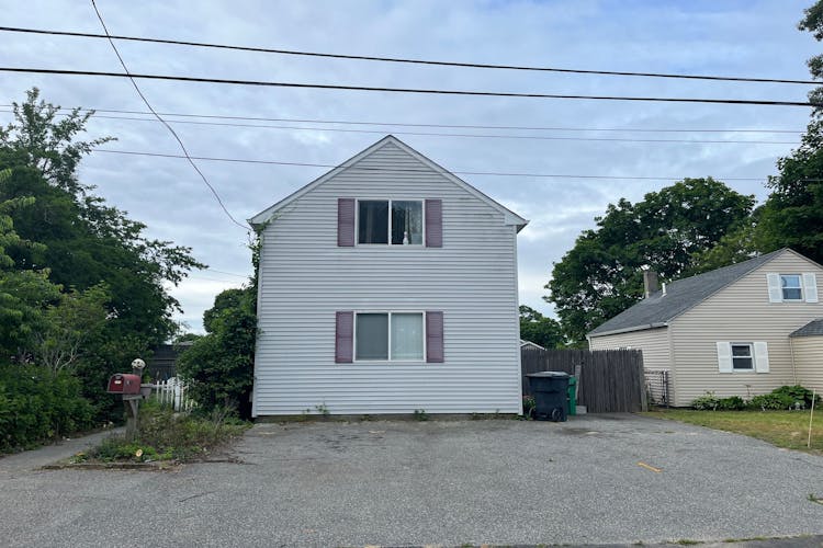 52 Hazard Ave Warwick, RI 02889, Kent County