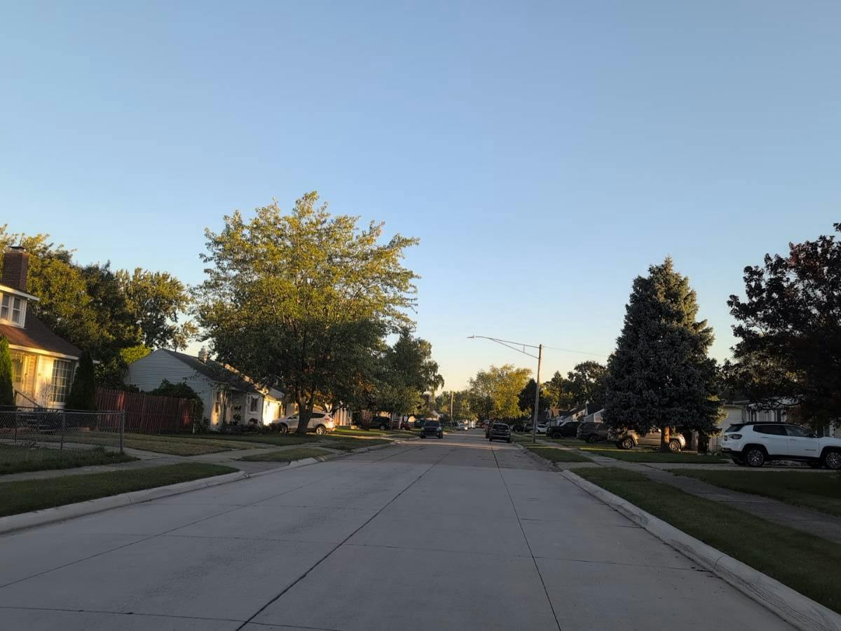 Waverly St, Roseville, MI 48066