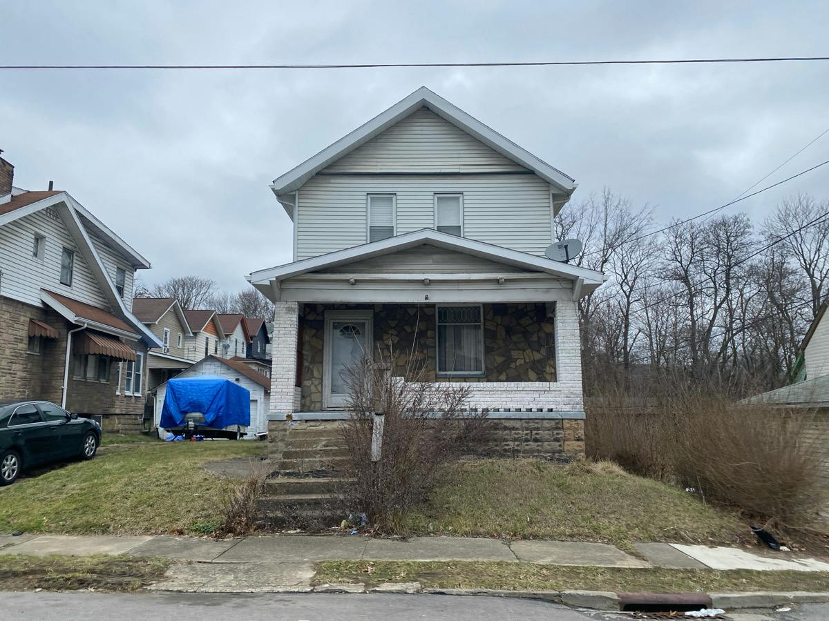 Plum St, Steubenville, OH 43952