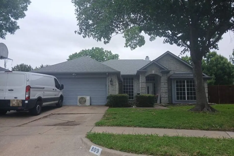 809 McKenzie Place Arlington, TX 76018, Tarrant County