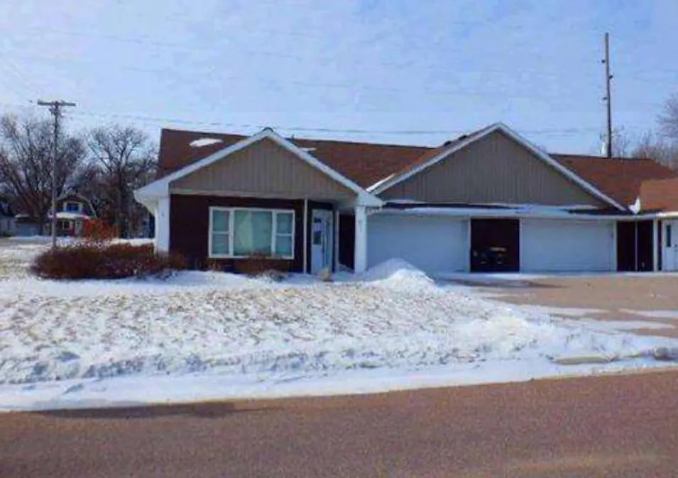 541 S Murphy St Lake Crystal, MN 56055, Blue Earth County