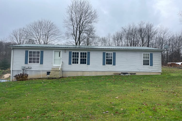 2745 S 1st St Jamestown, PA 16134, Crawford County