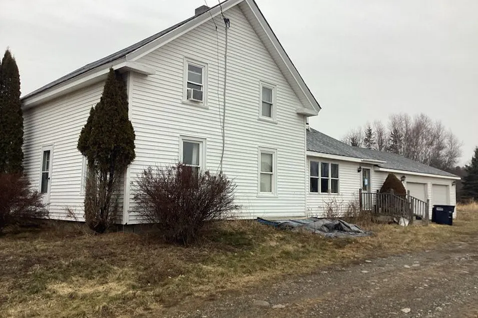 229 Avenue Road Levant, ME 04456, Penobscot County