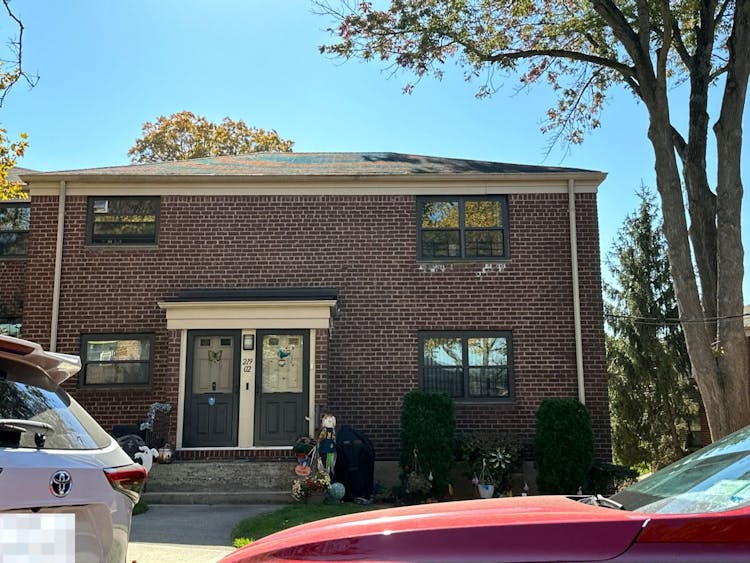 21902 75th Avenue Oakland Gardens, NY 11364, Queens County