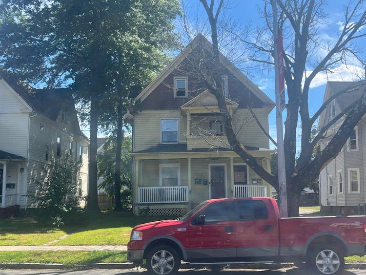 867-869 Capital Ave Hartford, CT 06106, Hartford County