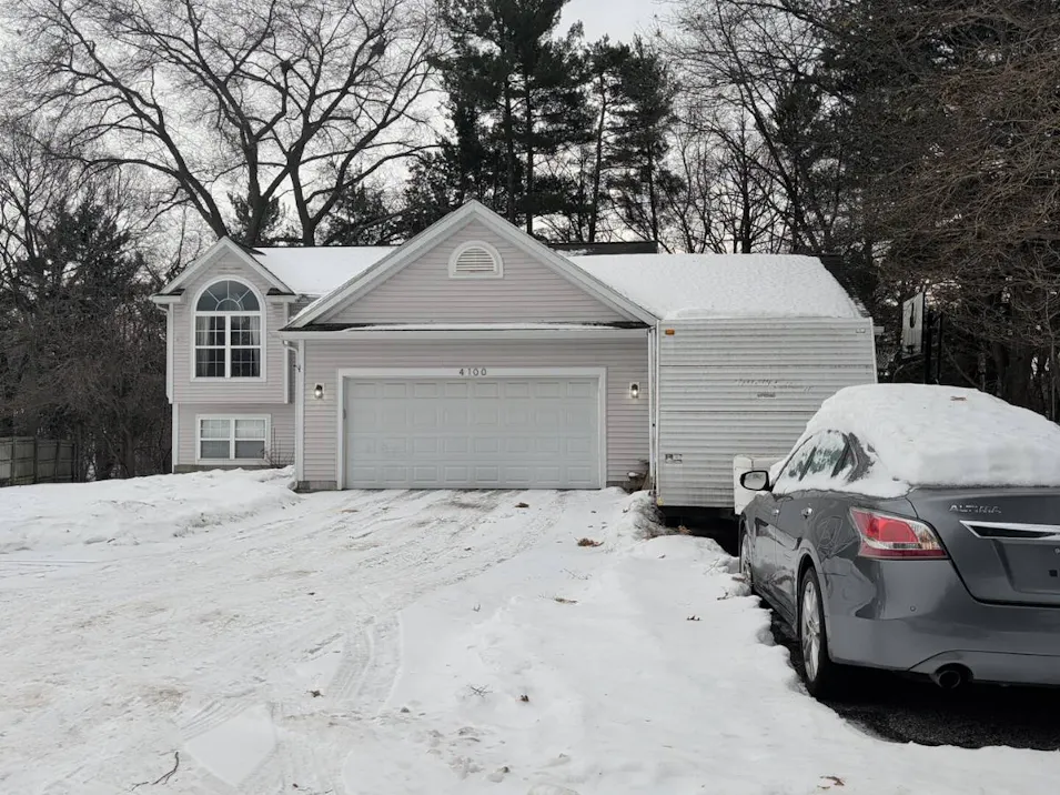 4100 Evergreen Dr Norton Shores, MI 49444, Muskegon County