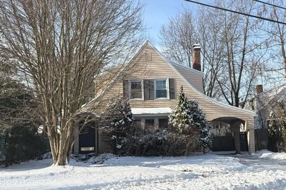 172 Dorset Street Springfield, MA 01108, Hampden County