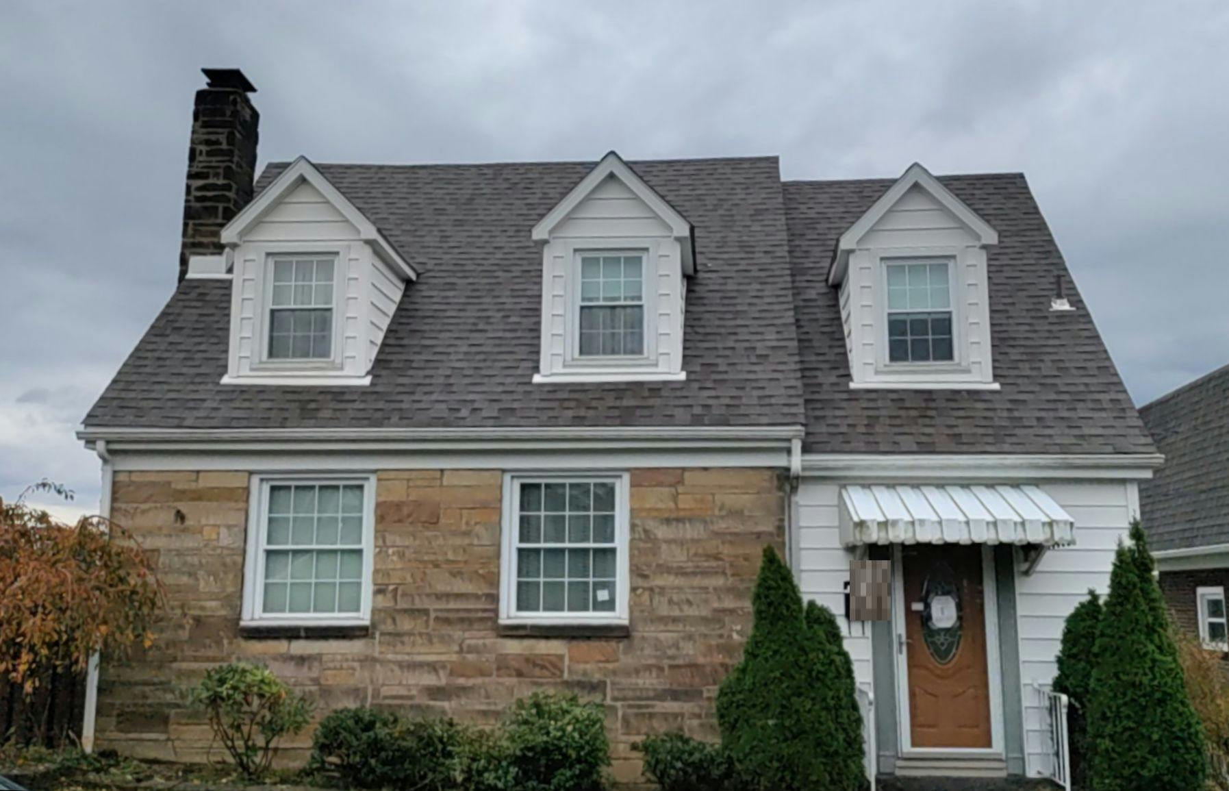 6th St, Youngwood, PA 15697
