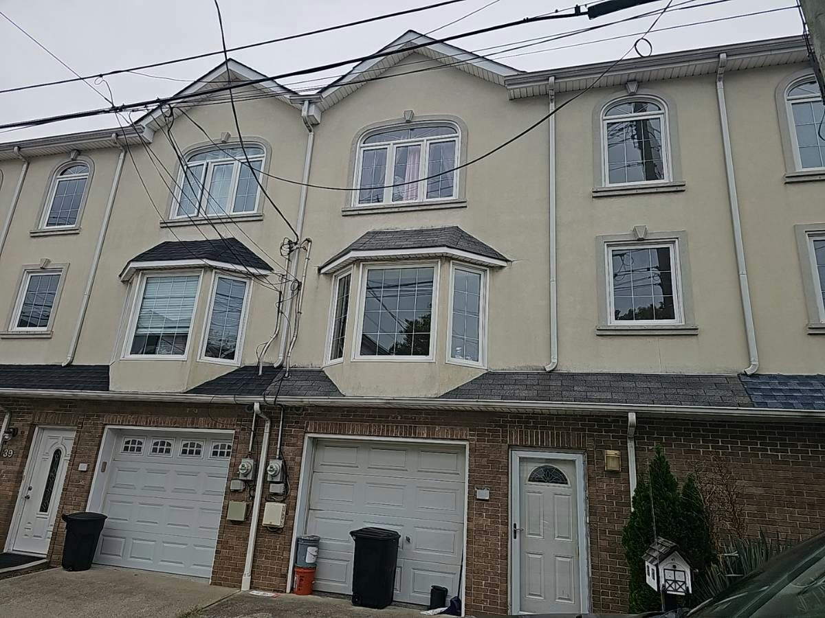 Beachview Ave, Staten Island, NY 10306 #1