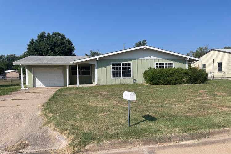 2410 NW 30th St Lawton, OK 73505, Comanche County