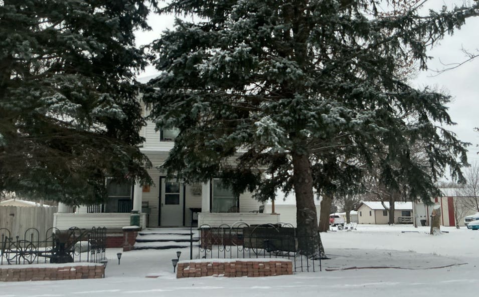 805 W. Saline Street Blue Hill, NE 68930, Webster County