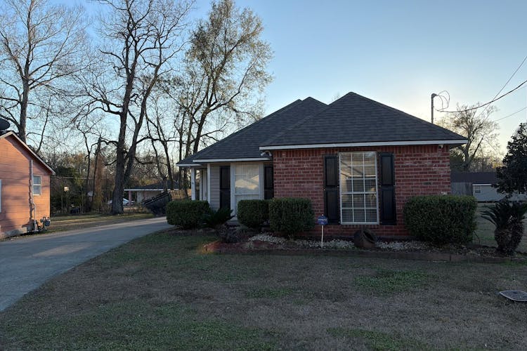 1517 North Willow Avenue Gonzales, LA 70737, Ascension County