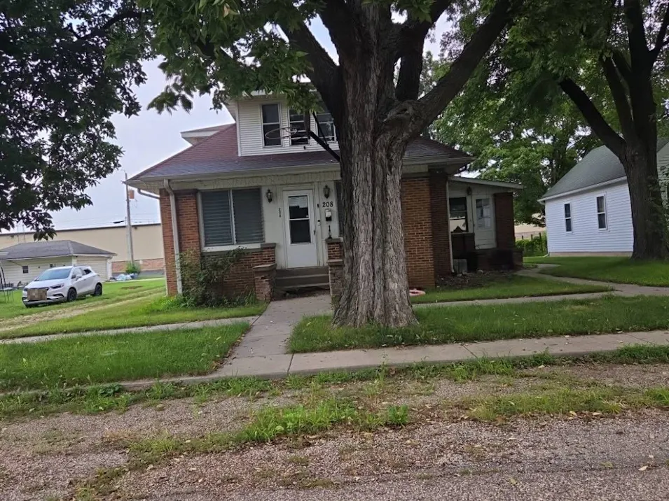 208 Jefferson Street Henry, IL 61537, Marshall County